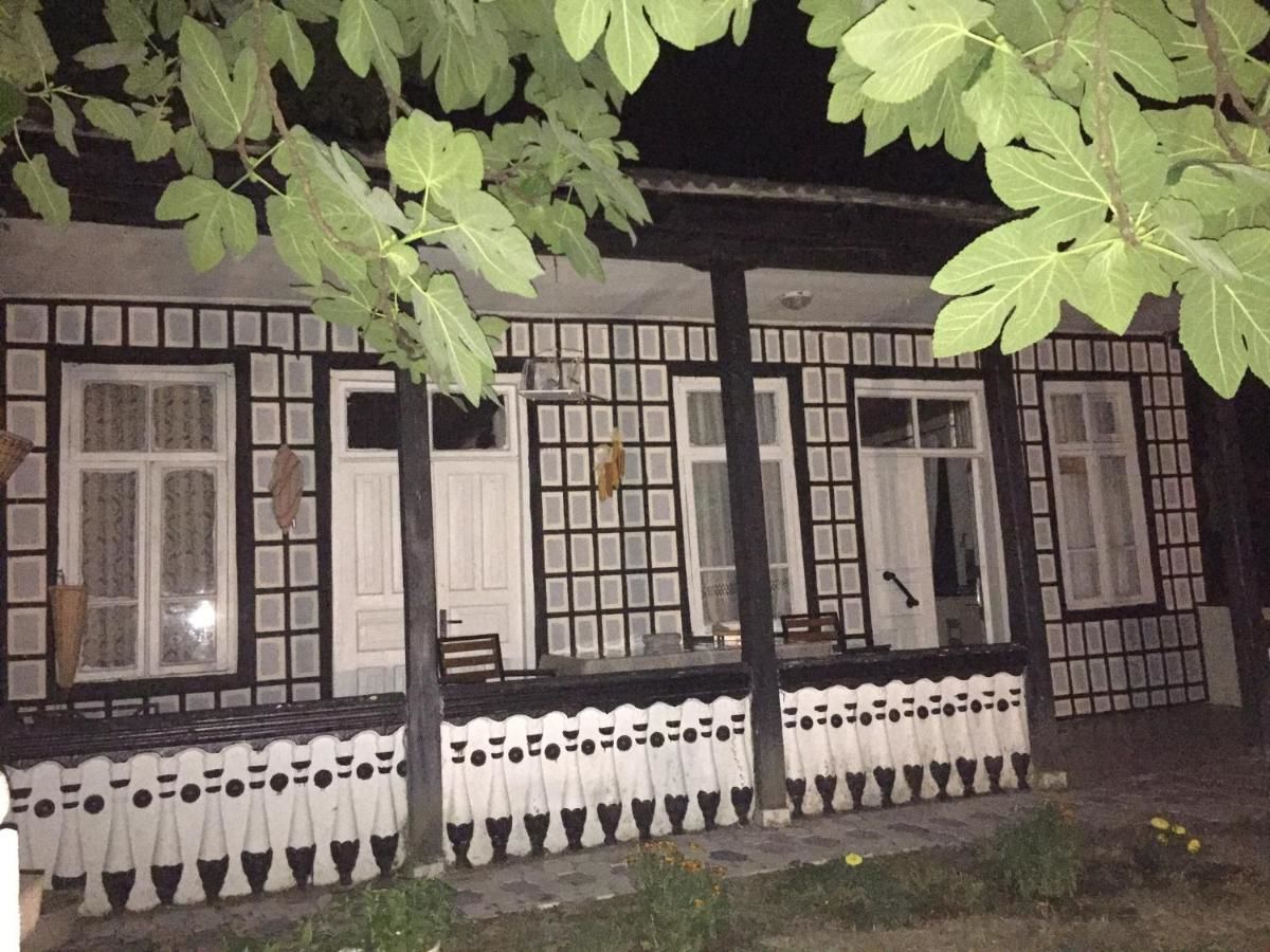 Гостевой дом Lazuri Keria Family Guesthouse Khoni-35